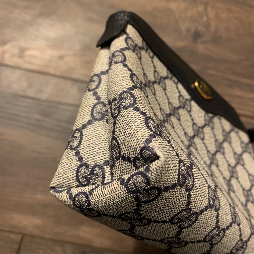 ❌SOLD❌ Vintage Gucci Supreme Monogram Navy Blue Cosmetic Pouch Bag - Picture 6 of 13